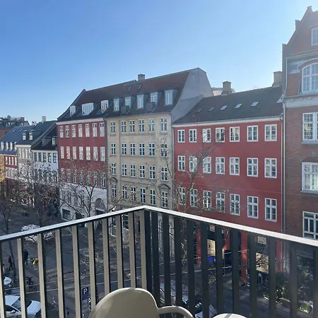 Cozy Luxury - Sunny Balcony In Center 아파트 *