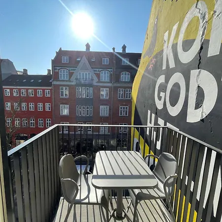 Cozy Luxury - Sunny Balcony In Center