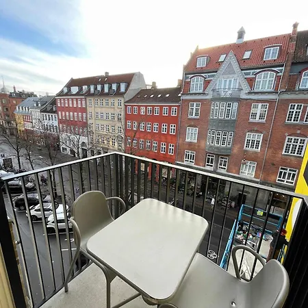 Cozy Luxury - Sunny Balcony In Center